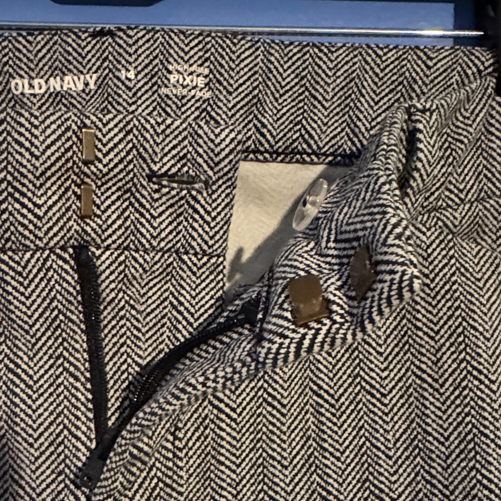 🐼🎬🦓🦨Old Navy Women’s pixie Pants